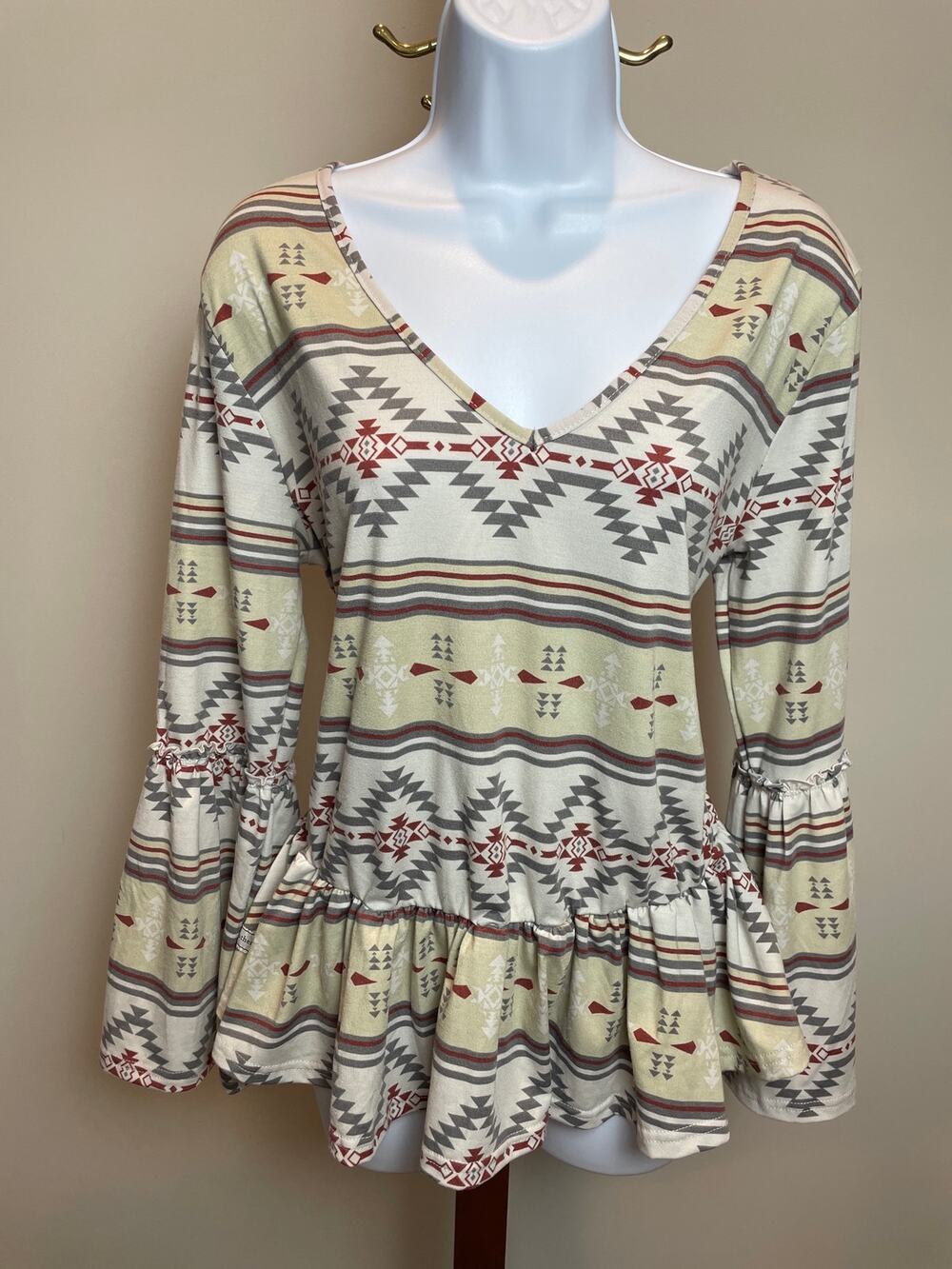 Simply Southern Aztec Ruffle V‑Neck Jersey Knit Top Size L NWT Black Multicolor